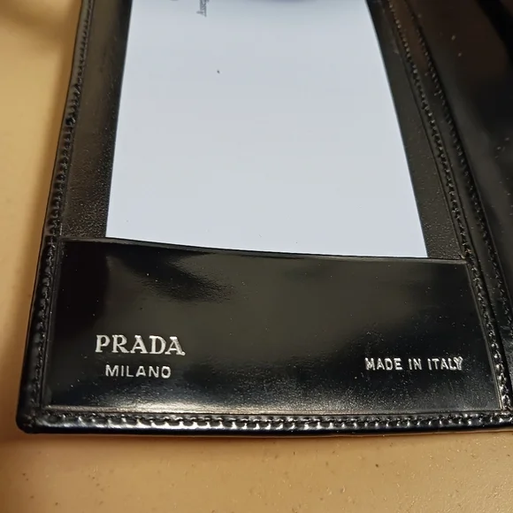 Prada Black patent leather wallet, checkbook - Picture 11 of 16